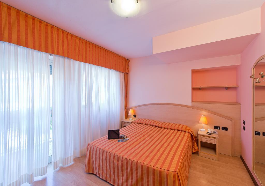 Hotel Residence Dei Fiori Baveno Kültér fotó